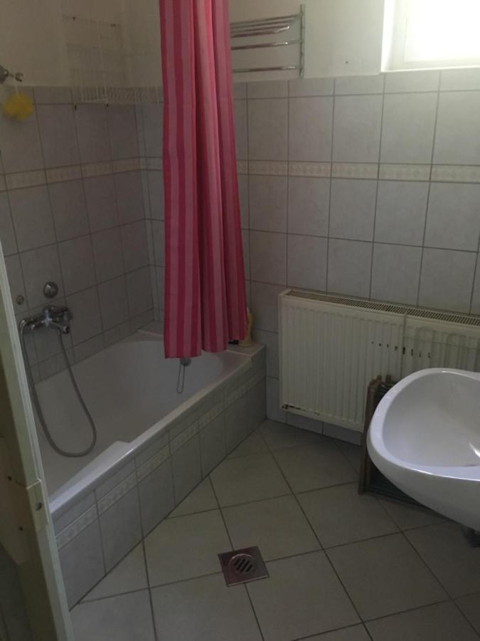 Апартаменты Fonix Apartman Кестхей Экстерьер фото